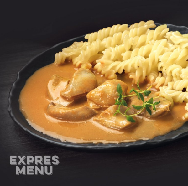 Kuře na paprice s těstovinami, 500g